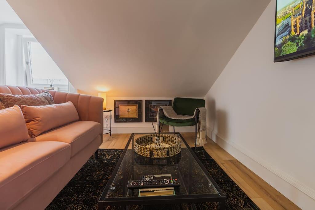 Appartamento The West End Loft - 5* Retreat - Private Parking! Glasgow Esterno foto